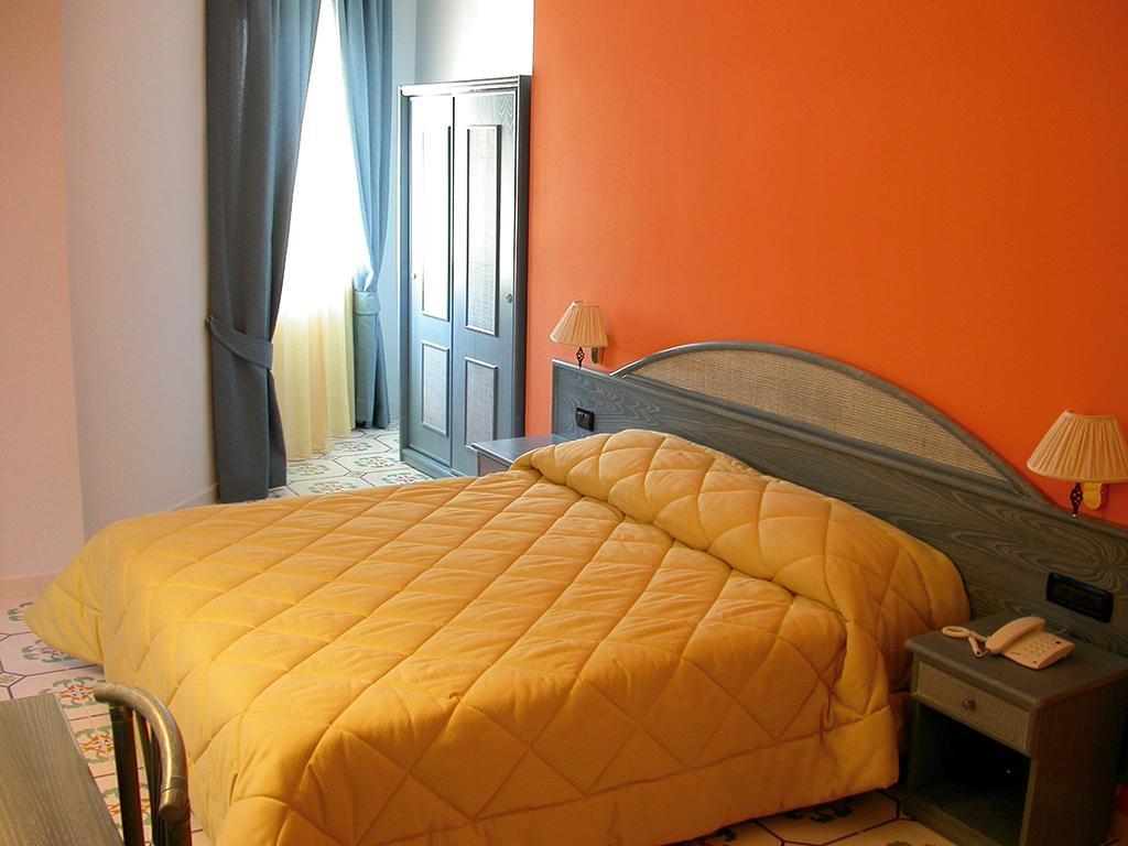 Hotel L' Anicre 瓦卡图洛 外观 照片