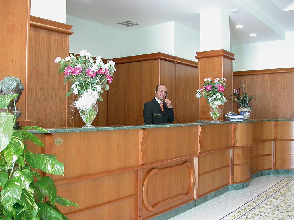 Hotel L' Anicre 瓦卡图洛 外观 照片