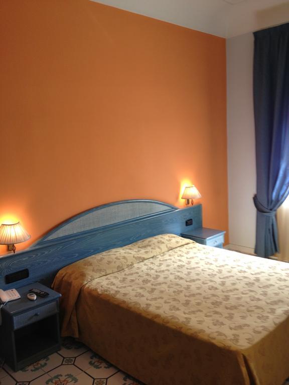 Hotel L' Anicre 瓦卡图洛 外观 照片